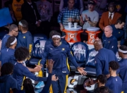 英雄联盟总决赛直播-青岛队逆转尼克斯，西亚卡姆点燃赛场