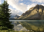 英雄联盟总决赛直播-当锁链缠上红龙，几内亚的钢铁防线与拉什福德的钥匙