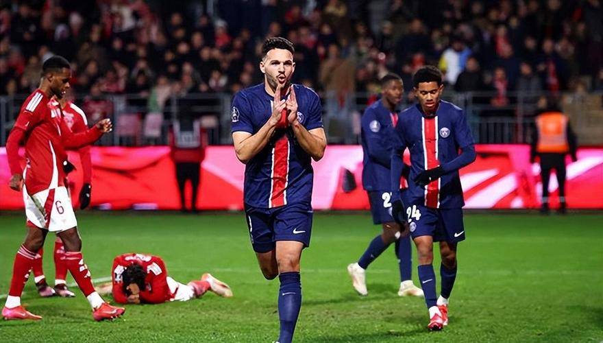 关于里尔将迎战斯特拉斯堡，备战有序的信息