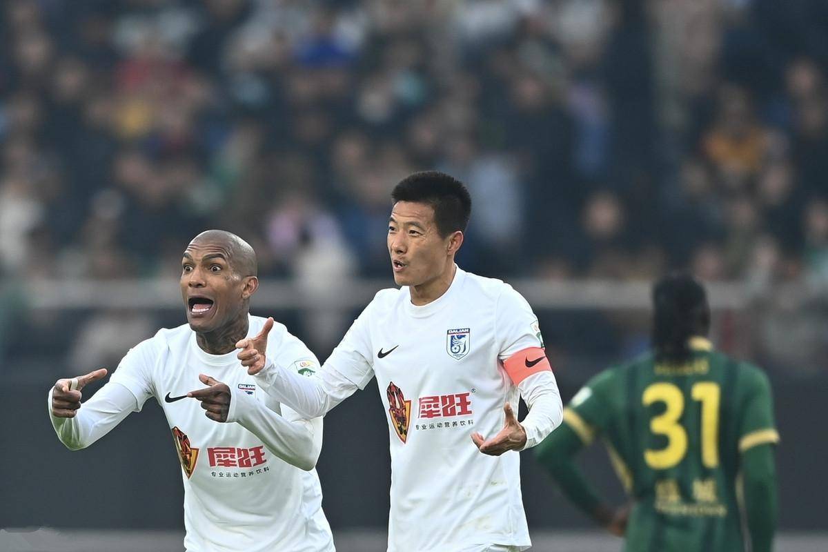 大连一方客场不敌对手，遭遇失利的简单介绍