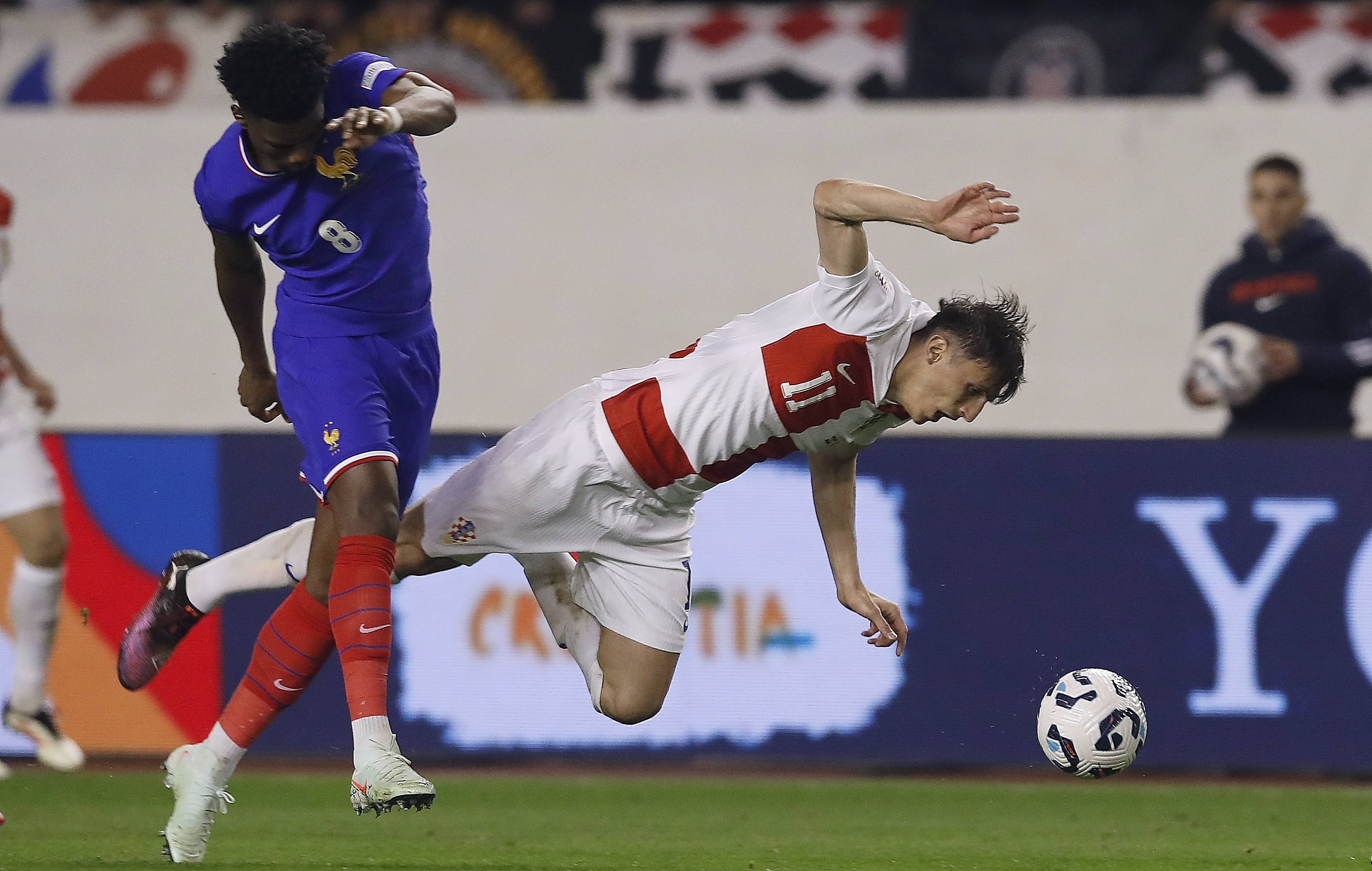 法国主场一球小胜克罗地亚，保持不败