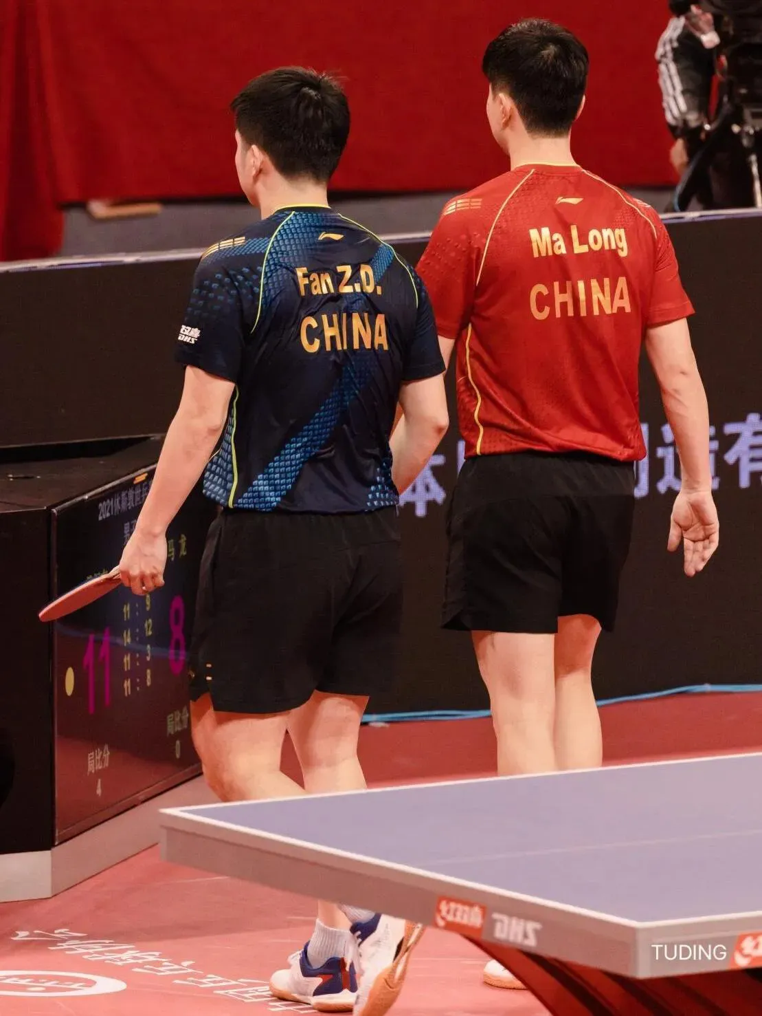 法国队逆转日本队，马龙带队取胜