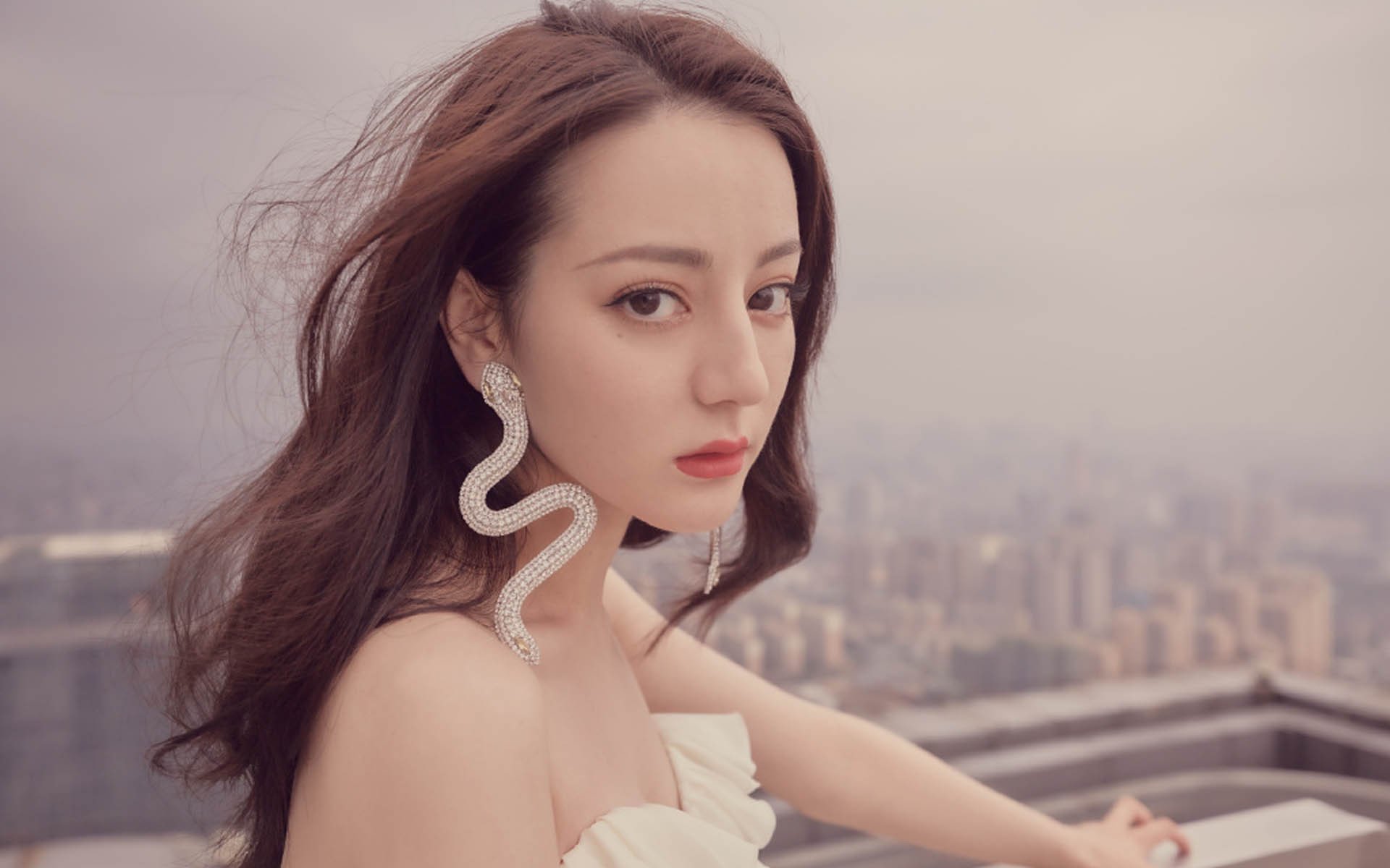 跨界节奏大师，从黄蜂骑士之战到F1街道赛，伦纳德的掌控艺术